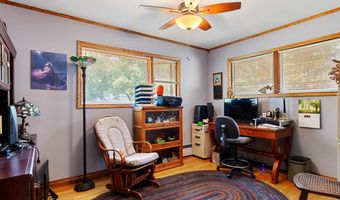 916 Hillcrest Dr, Adrian, MI 49221