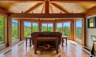 119 Moat View Dr, Albany, NH 03813