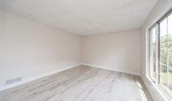 218 NE Mandy Ln, Ankeny, IA 50021
