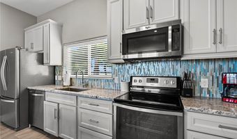 140 Bay Harbor Dr, Aransas Pass, TX 78336