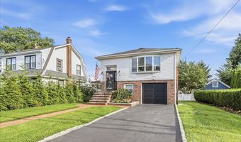 16 Netz Pl, Albertson, NY 11507
