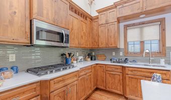 932 Emerald Pines Dr, Arnolds Park, IA 51331