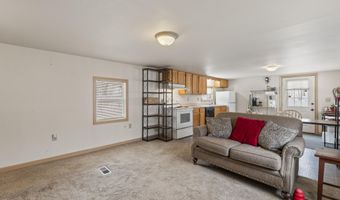 3 Cross St, Augusta, ME 04330