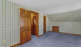 21 Foxhill Ave, Bristol, RI 02809