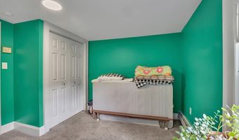 100 Adams Rd, Bloomfield, CT 06002