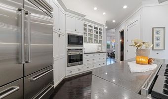 87 Ball Park St, Allen, KY 41601