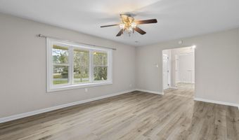 402 Chippendale Ln, Bonneau, SC 29431