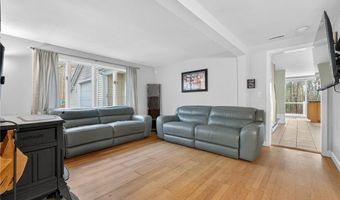 542 Main St, Hopkinton, RI 02833