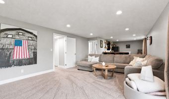 1812 Roebling Rd, Adel, IA 50003