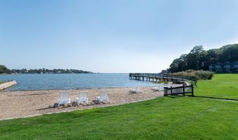 22 Harbour Vlg A, Branford, CT 06405