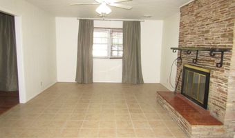 917 S 6th St, Artesia, NM 88210