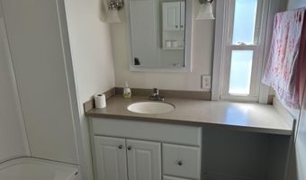 9 Arlington St, Berlin, NH 03570