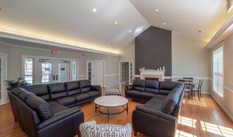 702 Sienna Dr 702, Danbury, CT 06810