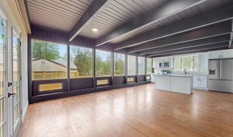 49 Gilbert Ave, Bloomfield, CT 06002