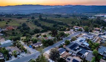 435 W Hawthorne St, Fallbrook, CA 92028