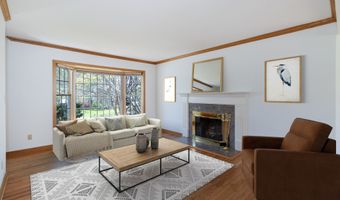 9 Howd Ave, Branford, CT 06405