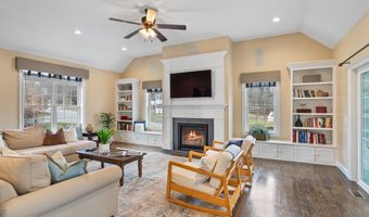 2 Starwood Xing, Andover, MA 01810
