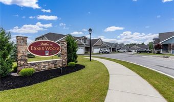 30 Essex Woods Ln B, Amherst, NY 14228
