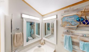 15577 HIGHWAY 101 F2, Brookings, OR 97415