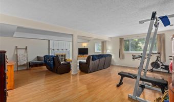 237 Valleyoak Ct, Ballwin, MO 63021
