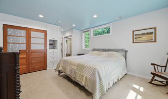 29 Old Forty Acre Mountain Rd, Danbury, CT 06811