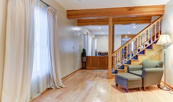 9 University Pl, Amsterdam, NY 12010