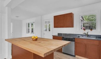14 Barnsdale Rd, East Providence, RI 02914
