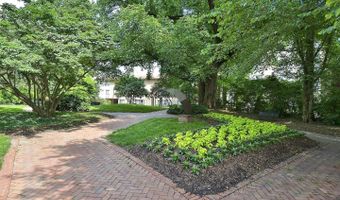 118 MONROE St #211, Rockville, MD 20850