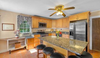 24 Liberty St, Clinton, CT 06413