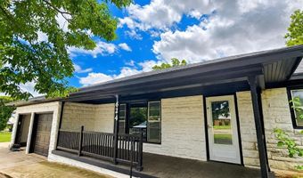 624 Navajoe Rd, Altus, OK 73521