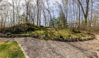 13 Pigeon Hill Cv, Hopkinton, RI 02808