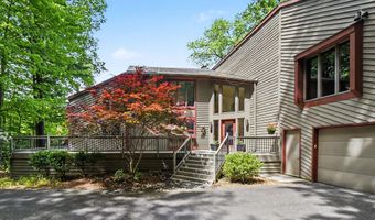 1843 Timber Trail Dr SE, Ada, MI 49301