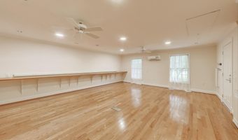 8806 FOX HILLS Trl, Potomac, MD 20854