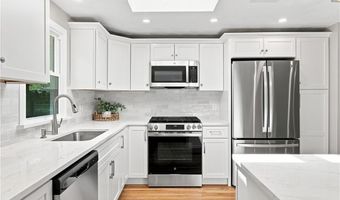 132 Grand View Rd, East Greenwich, RI 02818