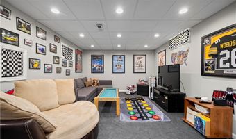 224 Sleepy Hollow Dr, Amherst, OH 44001