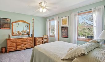 40498 N Sunset Dr, Antioch, IL 60002