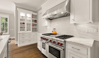 6617 LYBROOK Ct, Bethesda, MD 20817