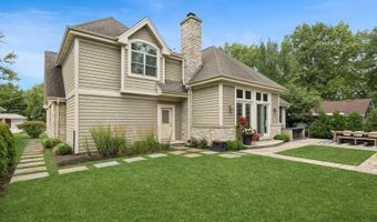 907 S Vail Ave, Arlington Heights, IL 60005