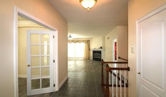 320 Remington Way Dr, Ballwin, MO 63021