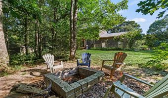 123 Country Hill Ln, North Kingstown, RI 02852