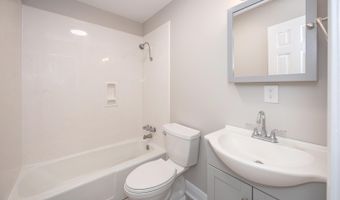 206 Beverly Dr, Ocean Springs, MS 39564