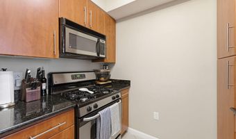1021 N GARFIELD St 323, Arlington, VA 22201