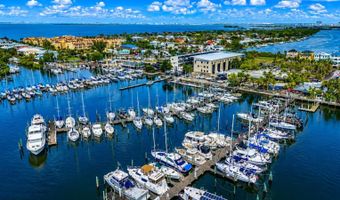 5909 ZAKI Ln, Apollo Beach, FL 33572