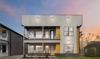 810 NW 11th St, Bentonville, AR 72712