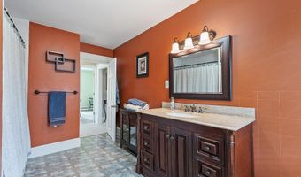 328 W Hollis St, Nashua, NH 03060