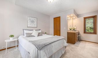 5268 E Woodmeade Ct SE, Ada, MI 49301