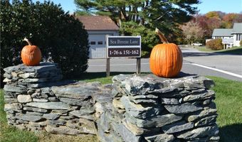 49 Seabreeze Ln 49, Bristol, RI 02809