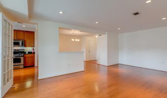 4061 FOUR MILE RUN Dr 202, Arlington, VA 22204