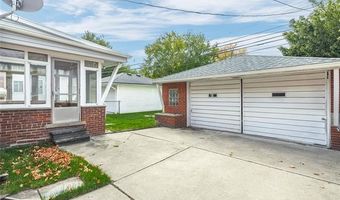 8928 Becker Ave, Allen Park, MI 48101