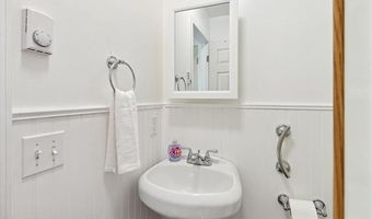 4998 N MAIN St, Long Lake, MI 48743